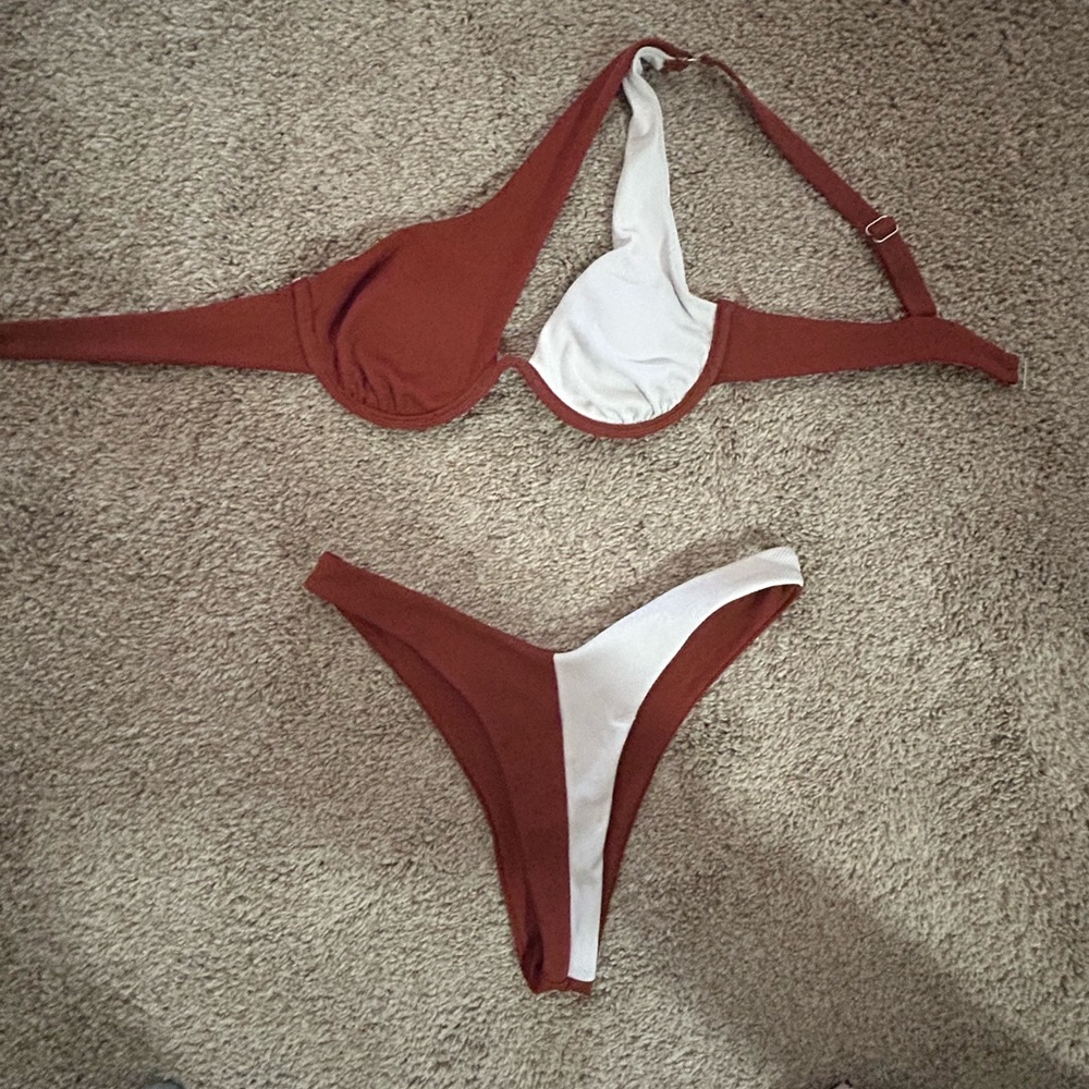 Two tone underwire bikini